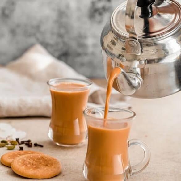 مراحل تهیه چای کرک خانگی روی اجاق گاز