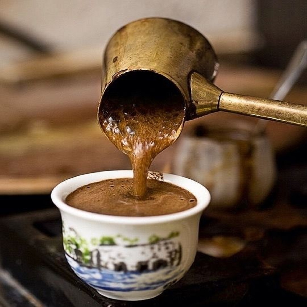 قهوه ترک سوپر کافئین ارم در جذوه مسی با کف غلیظ و زیبا